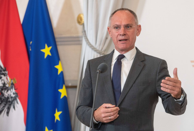 Österreich und Tschechien führen Grenzkontrollen zur Slowakei ein