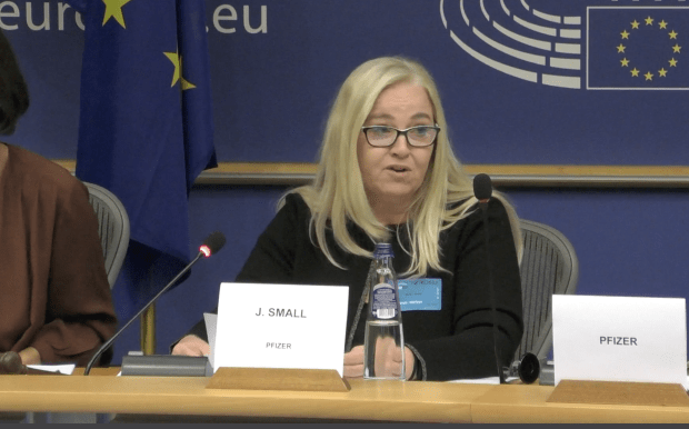 Pfizer-Vertreterin: Es gab keinen Nachweis über Fremdschutz durch Biontech-Impfstoff