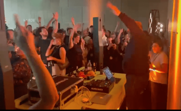 Grünen-Parteitag: Wenn DJ Nouripour aufspielt, fallen die Masken