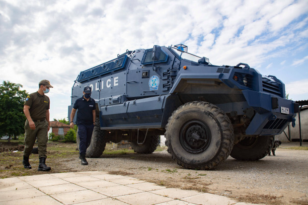 Griechische Grenzschützer berichten von neuen „Push-Forwards“ der Türkei: Hunderte Migranten lagern am Evros