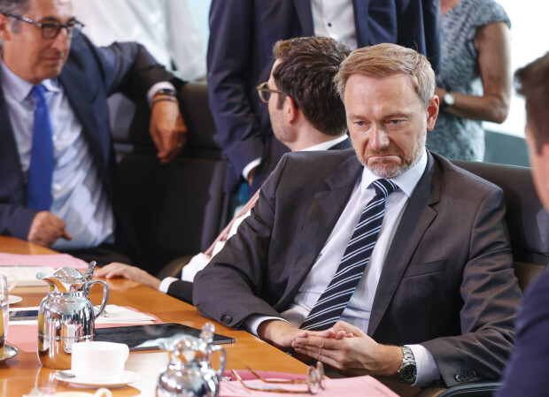 Liberale Zeiten brechen kurz vor der Wahl an