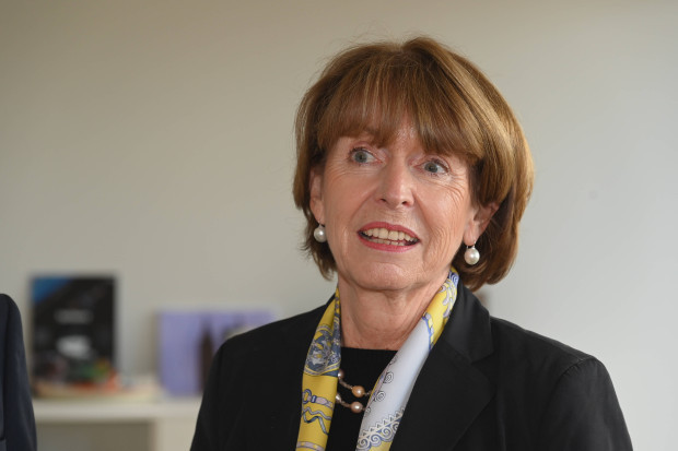 Kölns Oberbürgermeisterin hält Stromsperren als „Damokles-Schwert“ für sinnvoll