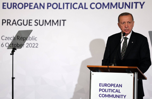 Gründungstreffen der Europäischen Politischen Gemeinschaft in Prag: Erdogan droht Griechenland