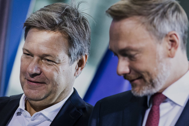 Die Grünen entscheiden und die FDP folgt