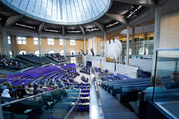 Bundestag verzögert längere Laufzeit für drei aktive Atomkraftwerke