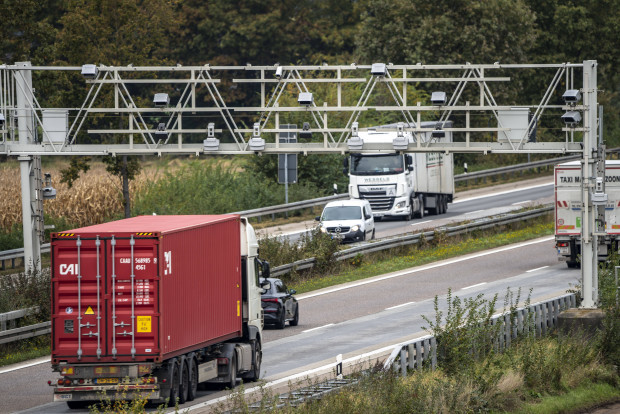 Bund erhöht die LKW-Maut zum Jahreswechsel