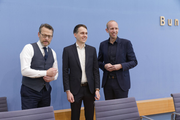 Die Ampel finanziert den Weltfrieden – und vor allem den vorpolitischen Raum der Grünen