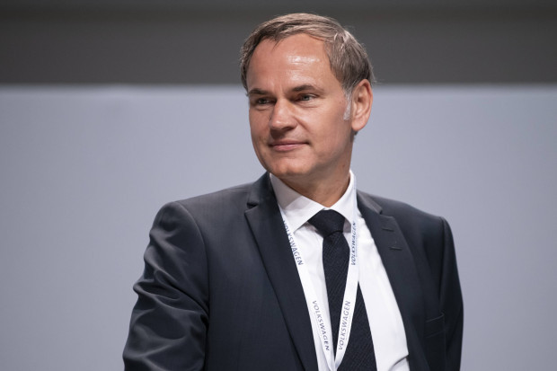 Ein Mann räumt auf: Volkswagen-Chef Oliver Blume