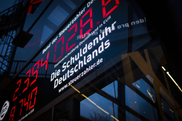 Die Bürokratie bremst Deutschland aus – sogar beim Schulden machen