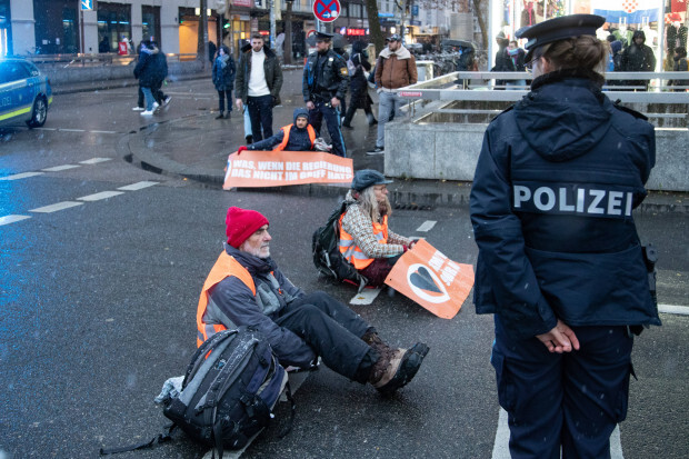 Bundesweite Razzia gegen „Letzte Generation“