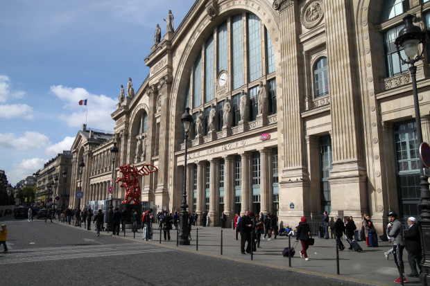 Angriff in Paris: Sechs Personen verletzt