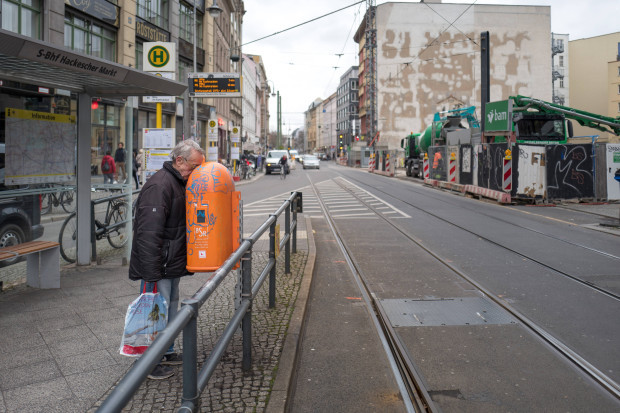 Deutsche Altersaussichten: Kein Wohneigentum und länger arbeiten