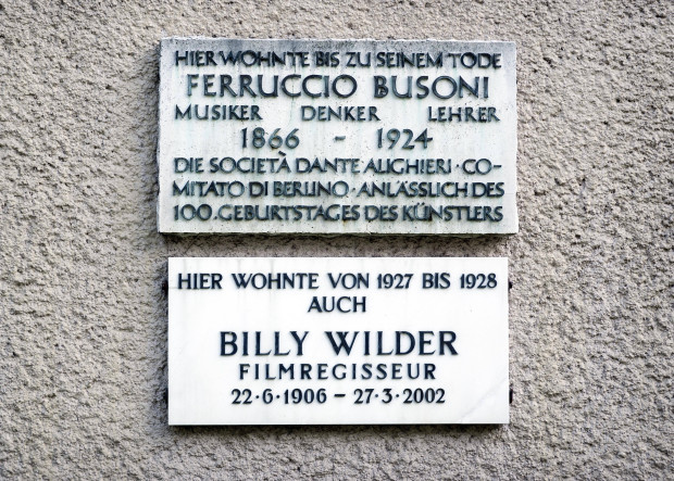 Manche mögen’s heiß beginnt auf einem Schöneberger Balkon