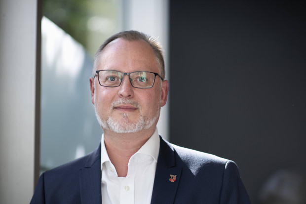 Berliner Bezirksstadtrat Falko Liecke sieht staatlichen Kontrollverlust in Neukölln