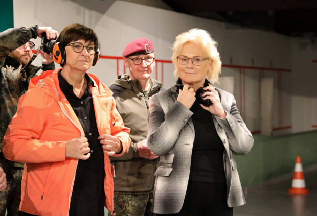 SPD-Co-Chefin Esken stützt die haltlose Verteidigungsministerin Lambrecht