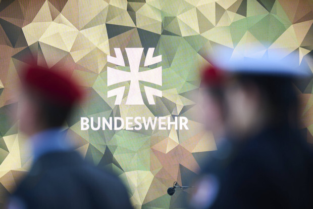 Anzahl der Kriegsdienstverweigerer verfünffacht, Bewerberzahlen gehen zurück