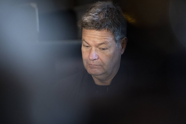 Grüne Restlaufzeiten: Nur Ur-Oma und Ur-Opa dürfen ihr Häuschen behalten