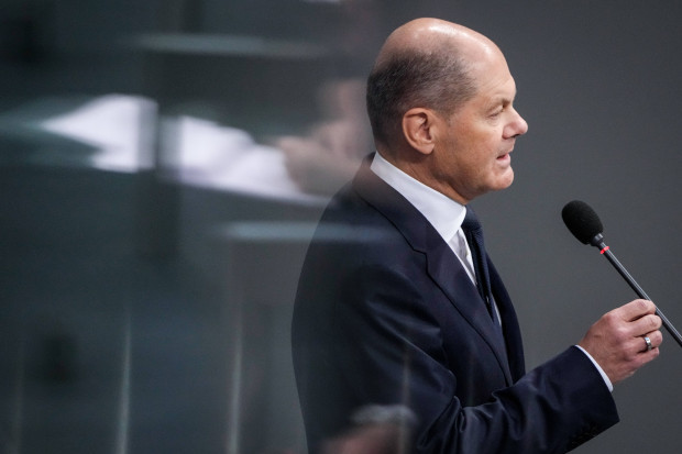 Ukraine: Warum viele das lange Zaudern von Kanzler Scholz gut finden