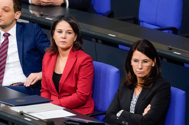 Wenn die Außenministerin zum Sicherheitsrisiko wird