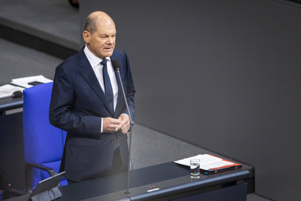 Leserkommentare zu „Ukraine: Warum viele das lange Zaudern von Kanzler Scholz gut finden“