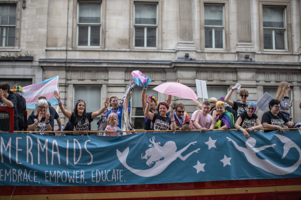 UK: Transgender-Gruppierung verklagt Kritiker – und blamiert sich vor Gericht