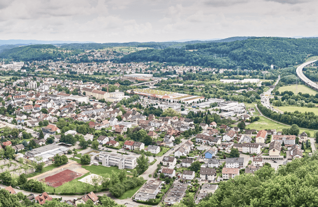 Wohngesellschaft kündigt Mietern für Flüchtlinge