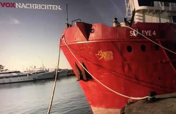 Migrations-NGOs verlangen mehr Geld von der Bundesregierung – und brechen italienische Gesetze