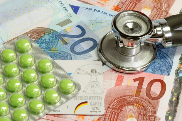 Versicherte sollen bis zu 2000 Euro für medizinische Behandlungen bezahlen