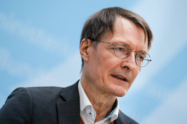 Lauterbach bestätigt sich selbst – und kann unmöglich im Amt bleiben