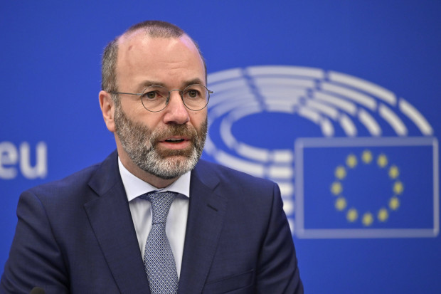 EVP-Chef Weber hält EU-Verbot von Verbrenner-Autos für „fahrlässig und falsch“