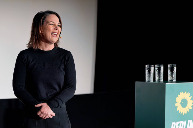 Außenministerin Baerbock outet sich als Sicherheitsrisiko