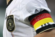 Der DFB hat gelernt – Die Kapitänsbinde soll wieder Schwarz-Rot-Gold werden