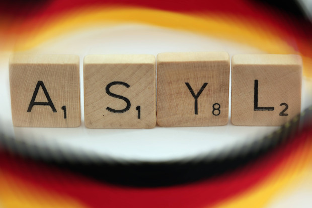 Neben Asylbewerbern belasten „Ortskräfte“ deutsche Gemeinden