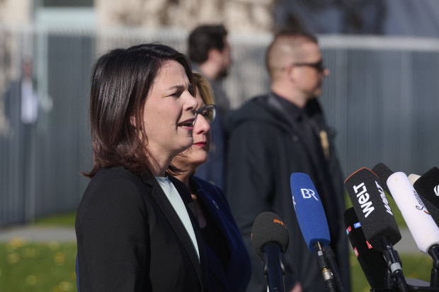 Hygieneartikel und Barrierefreiheit: Die Revolution der Annalena Baerbock