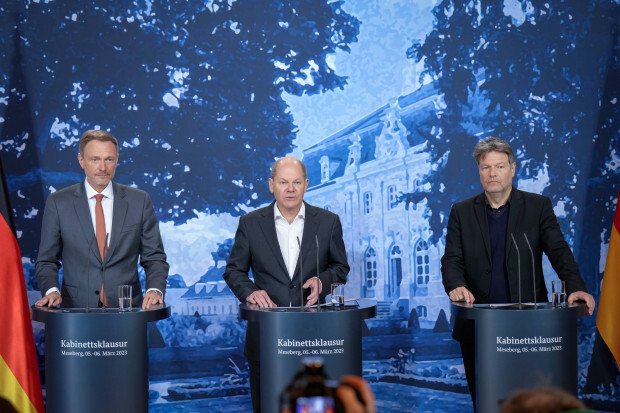 Olaf Scholz verpflichtet Robert Habeck und Christian Lindner zur Harmonie