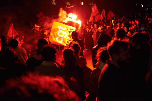 Frankreich: Stürzt Macrons Regierung über die Rente mit 64?