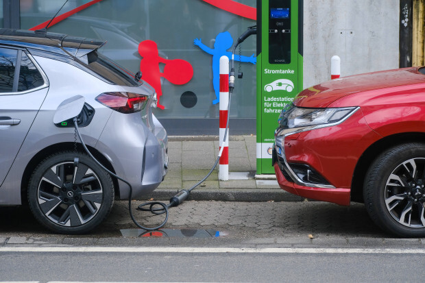 Wenn Brüssels Verbrenner-Aus-Politiker konsequent wären
