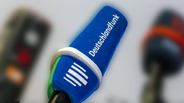 Deutschlandfunk deckt Skandal auf: Bundesregierung hielt sich an Verfassung