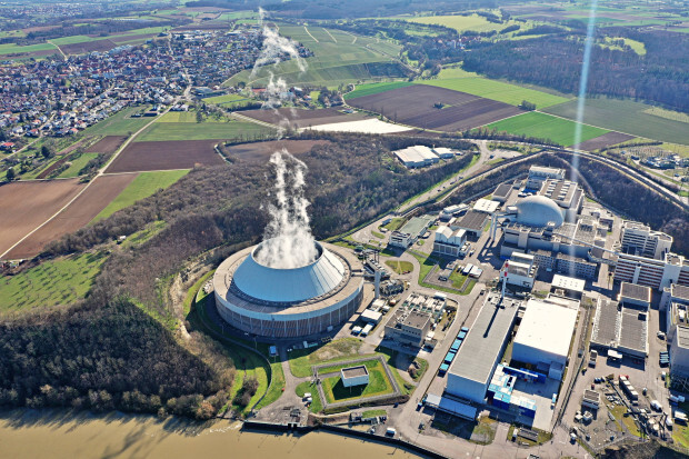 Anklage gegen die Stilllegung der letzten drei deutschen Kernkraftwerke