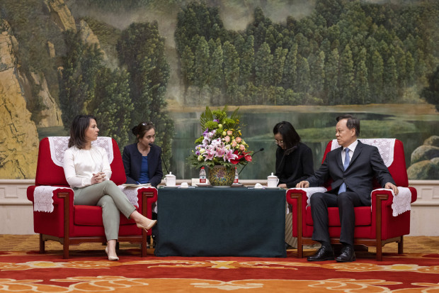 Baerbock in China: Keine gemeinsame europäische Position