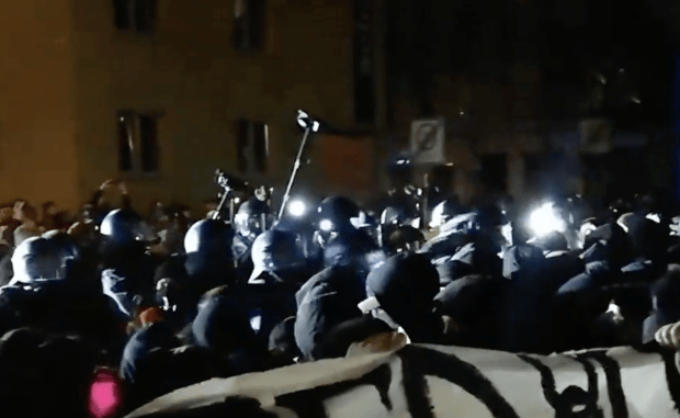 Linksradikale und Polizei führen zum 1. Mai ein Ritual der Gewalt auf