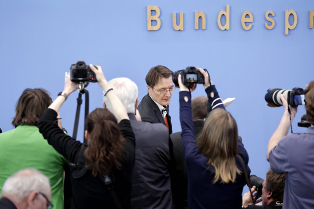 Cannabis statt Kinder – Lauterbach fördert Cannabis-Rausch und lässt Kinder ohne Medikamente leiden