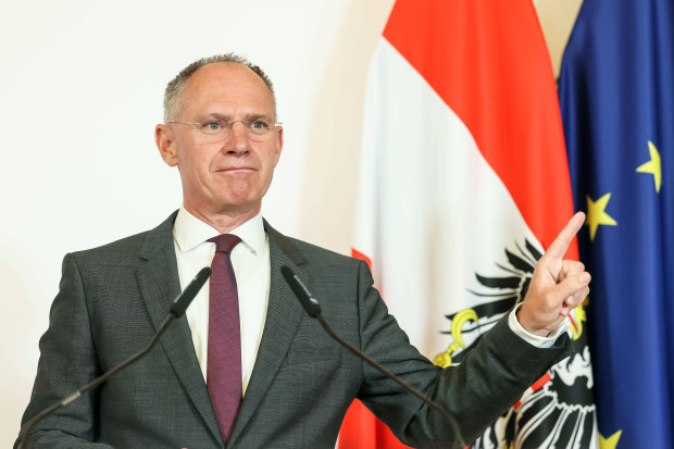 Innenminister Karner fordert Abschiebungen nach Syrien und Afghanistan, weniger Sozialhilfe