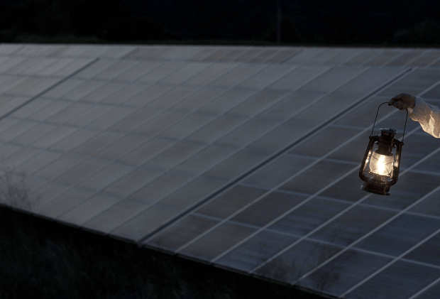 Sonnenstrom bei Nacht