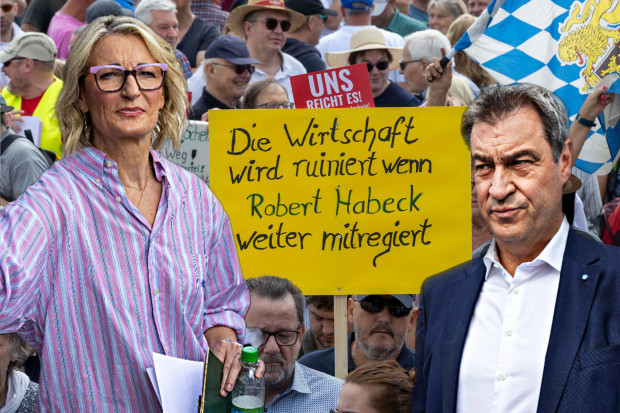 Gruber hui, Söder pfui