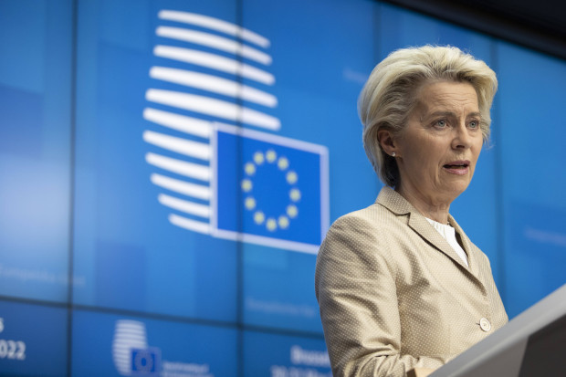 Plus 15 Prozent! Von der Leyen will ihr EU-Monatsgehalt auf 35.957 Euro erhöhen
