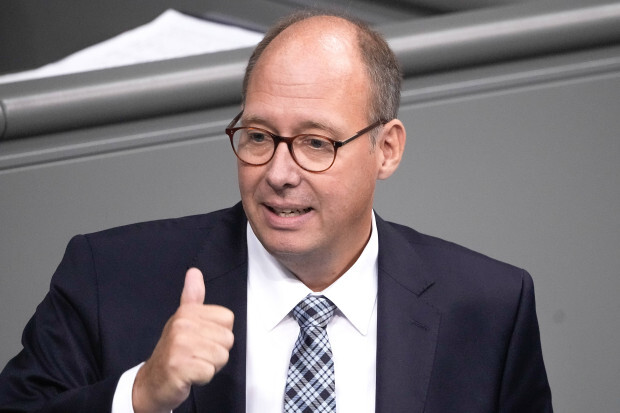 Staatsakademie bestätigt ehem. Kanzleramtschef, dass der Staat bei Corona alles richtig gemacht hat