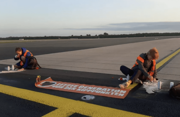 Klimaextremisten legten Flughäfen lahm – Deutschland verstößt gegen internationale Sicherheitsvorschriften