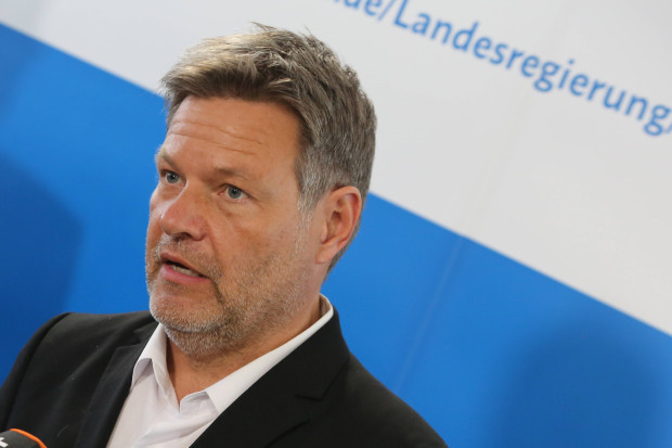 Der Fluch der bösen Tat: Wird Rügen vor Habeck gerettet?