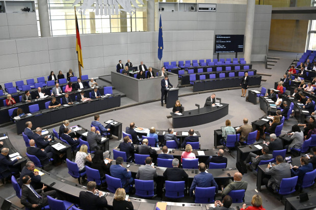 Peinliche Debatte im Bundestag – „Wissenschafts“-Standort Deutschland?